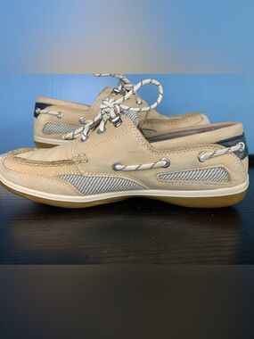 Sebago Beige Leather Women's Boat Shoes with Navy Insoles